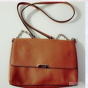 💎 Chaps Crossbody faux leather.